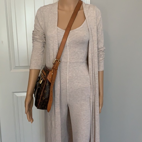La Banga 2-PC set Jumpsuit and Long Cardigan. - Picture 3 of 9
